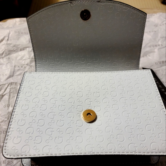 *SOLD* Guess Galya Crossbody Purse - Picture 4 of 7